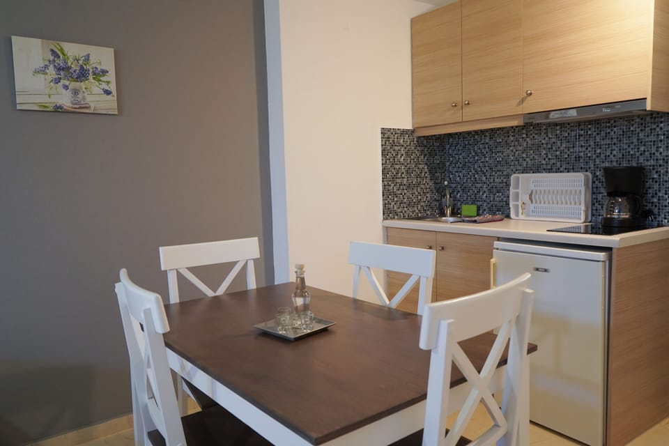 Family Apartment, Garden View, Ground Floor | Soundproofing, free cribs/infant beds, free WiFi, bed sheets