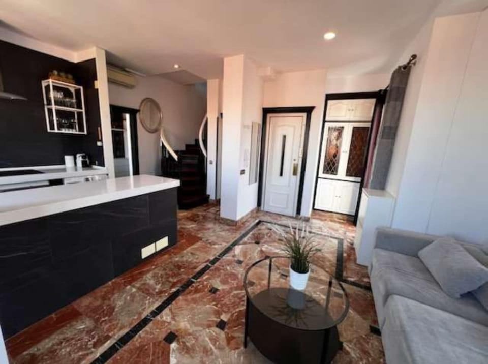Alhambra Suites Hostel in Centro