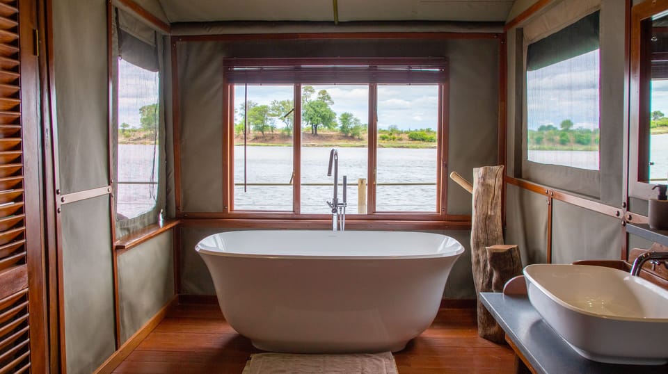 Premier Double Room | Bathroom | Shower, towels