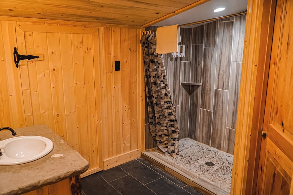 Room, 2 Queen Beds | Free WiFi, bed sheets