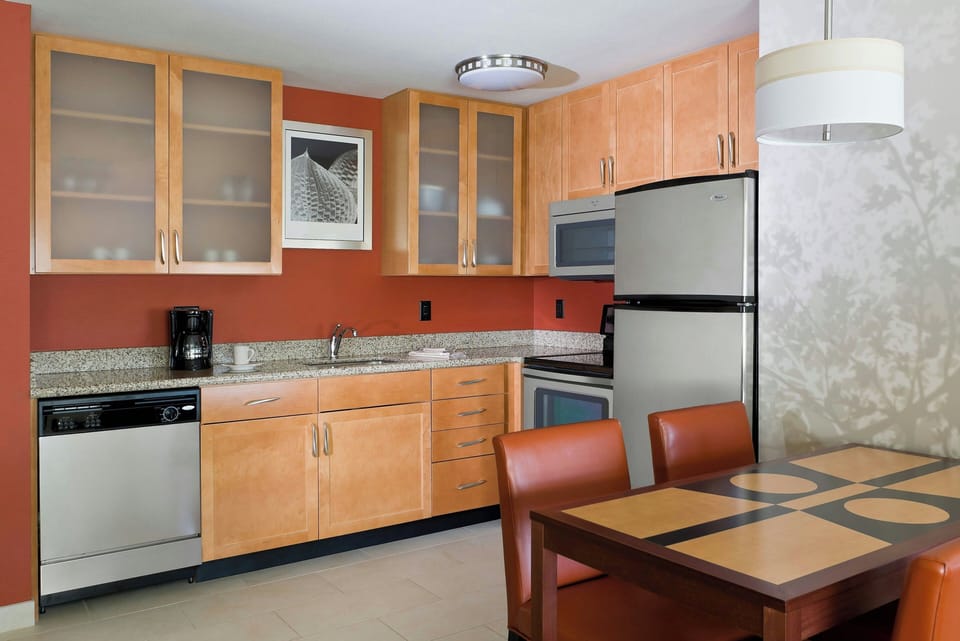 Suite, 2 Bedrooms | Desk, iron/ironing board, free cribs/infant beds, free WiFi