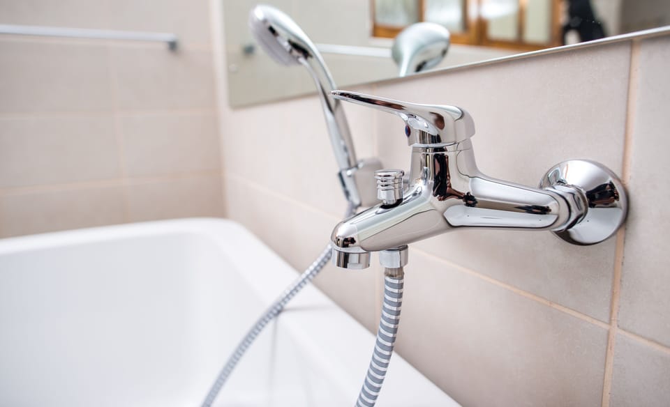 Double Room | Bathroom | Shower, free toiletries, hair dryer, towels
