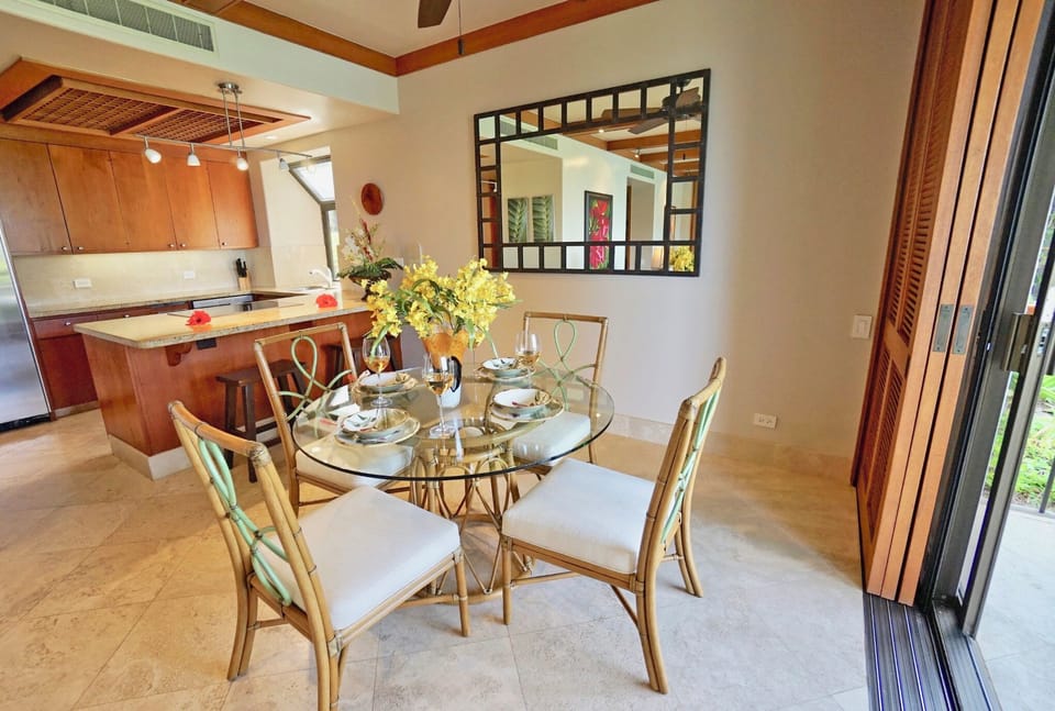 Mauna Lani Terrace C102 Dining Area