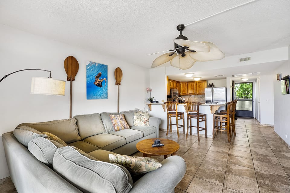 Great Room 1 - Spacious, Bright and Clean- Central Air Conditioning to make your indoor time comfortable.