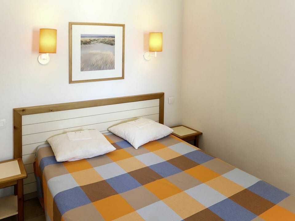 Bedroom, Bed, Room, Furniture, Property, Bed Sheet, Bed Frame, Wall, Floor, Bedding