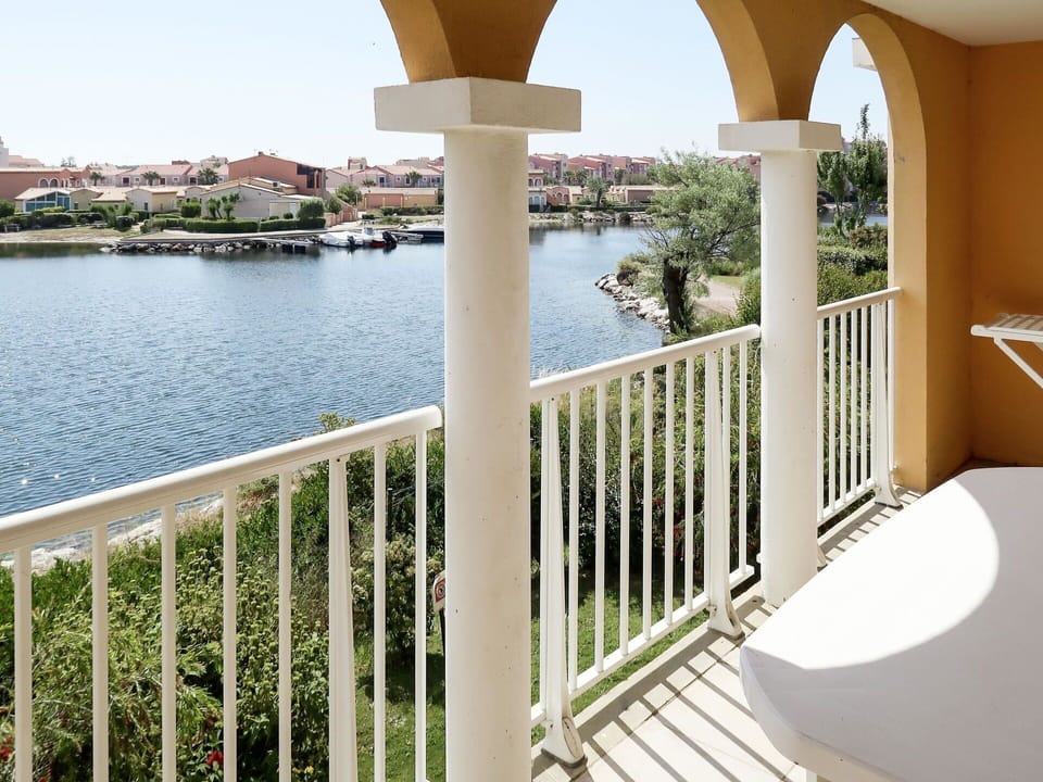 Property, Baluster, Handrail, Real Estate, Balcony, Building, Column, House, Home, Porch