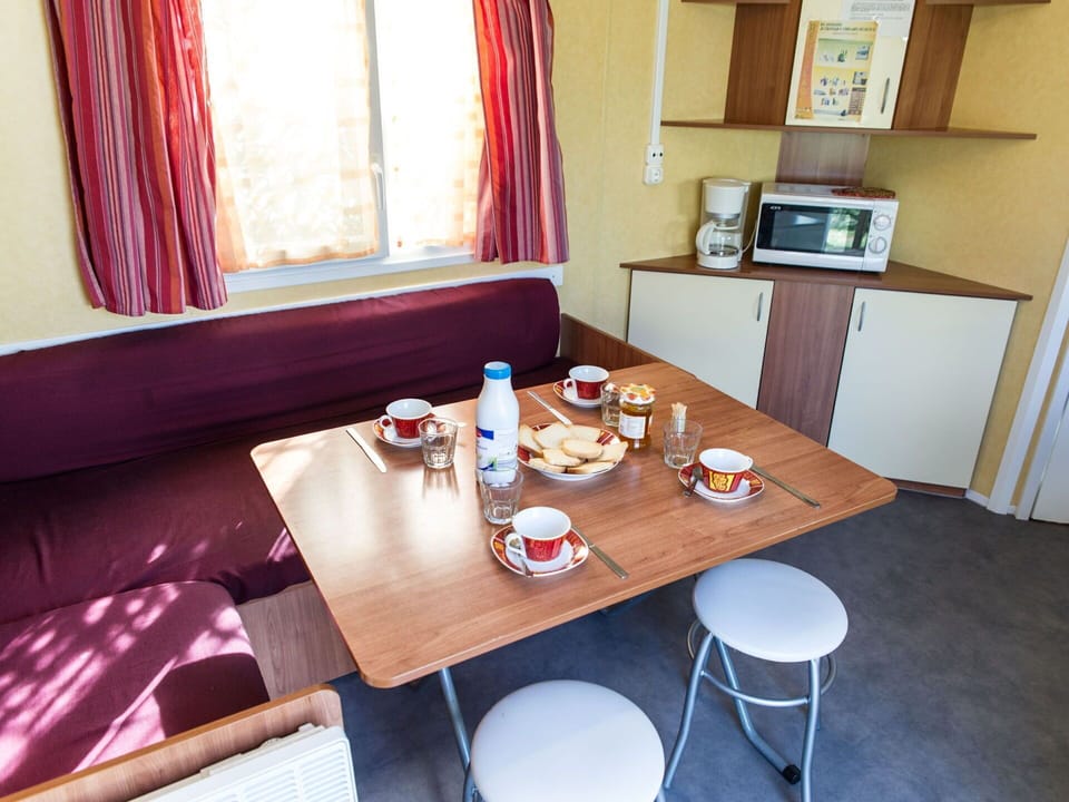 Table, Furniture, Tableware, Window, Wood, Building, Interior Design, Chair, Curtain, Floor