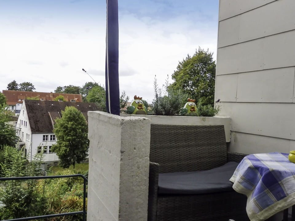Sky, Cloud, Plant, Building, Tree, Window, House, Residential Area, Outdoor Furniture, Shade