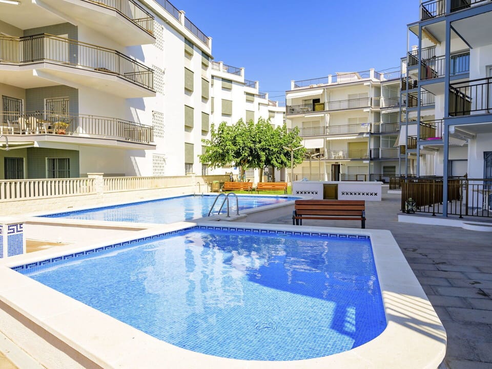 Property, Building, Swimming Pool, Condominium, Apartment, Real Estate, House, Residential Area, Town, Home
