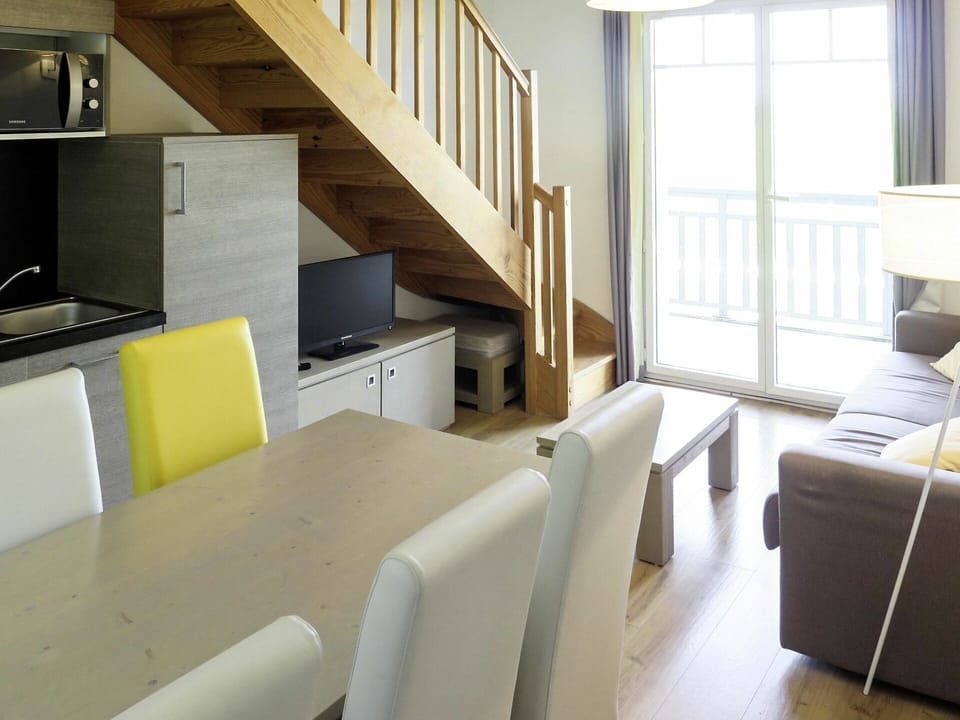 Room, Property, Interior Design, Furniture, Building, Living Room, House, Architecture, Yellow, Home
