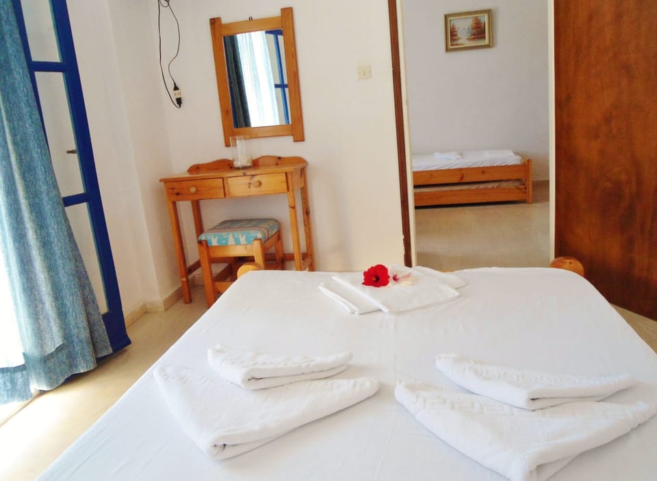 1 bedroom, premium bedding, in-room safe