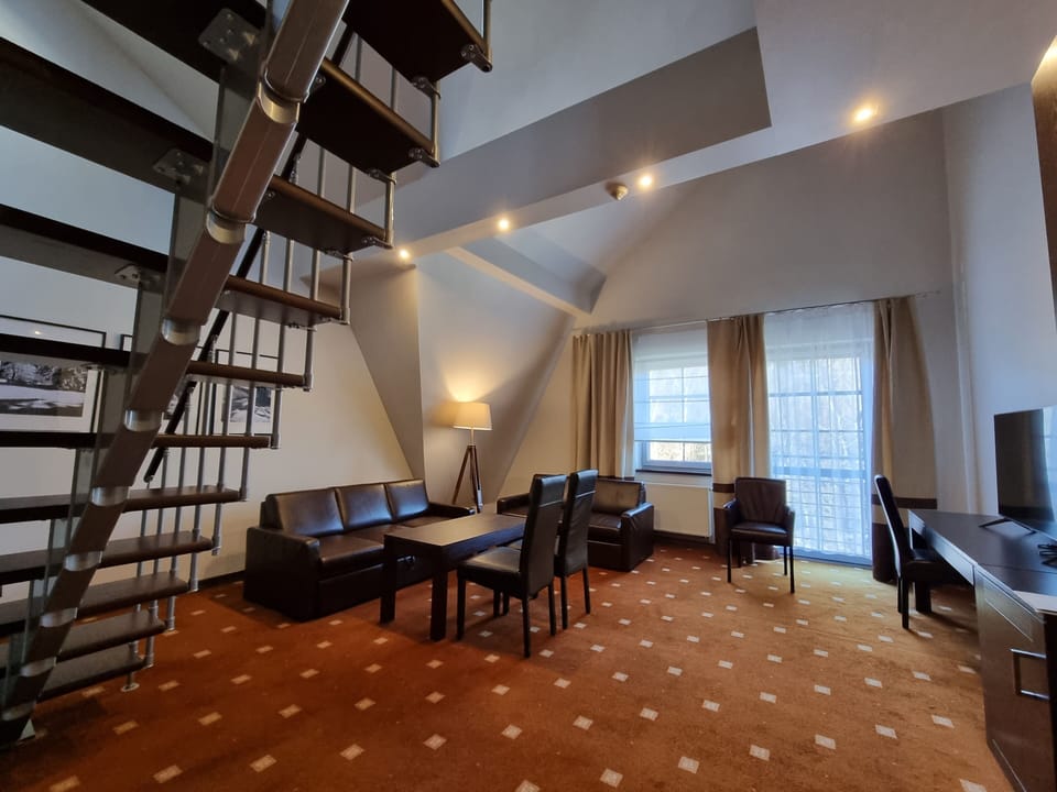 Family Studio | Minibar, desk, blackout drapes, free WiFi