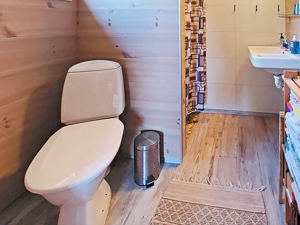 6 Person Holiday Home in Kviby House in Troms Og Finnmark