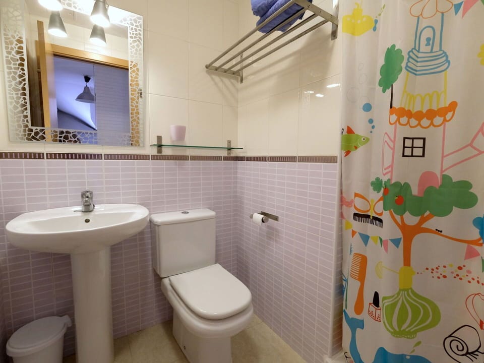 Bathroom, Room, Property, Tile, Interior Design, Wall, House, Plumbing Fixture, Real Estate, Floor
