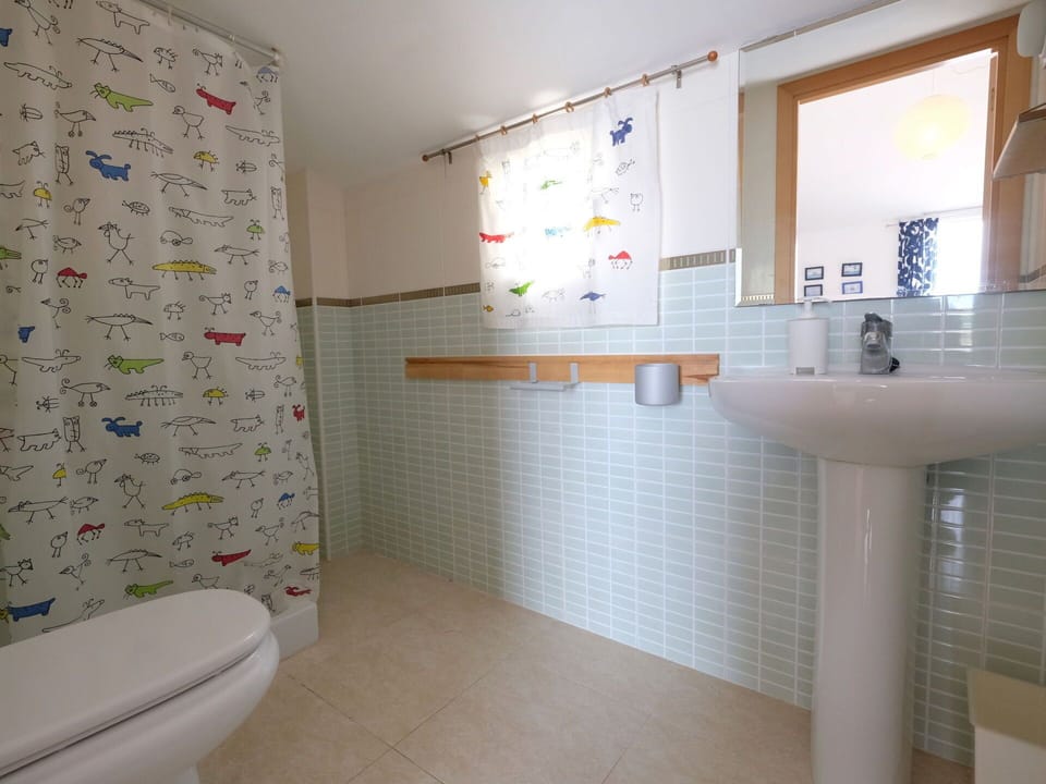 Bathroom, Room, Property, Tile, Interior Design, Floor, Wall, Building, House, Real Estate