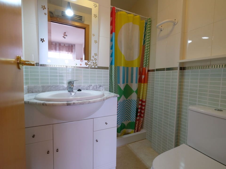 Bathroom, Room, Property, Tile, Interior Design, Bathroom Accessory, Floor, House, Real Estate, Building