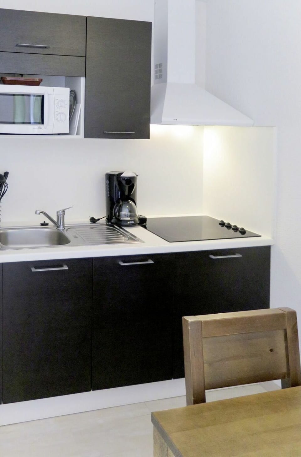 Room, Furniture, Countertop, Property, Kitchen, Interior Design, Cabinetry, Sink, Drawer, Floor
