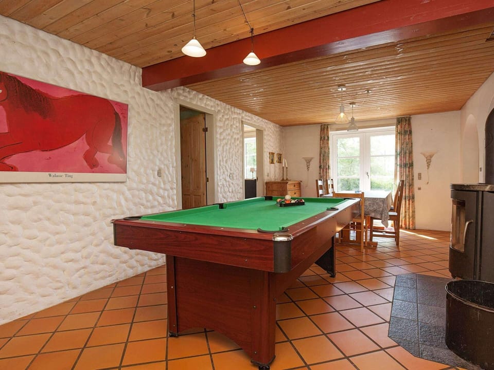 House | Game room