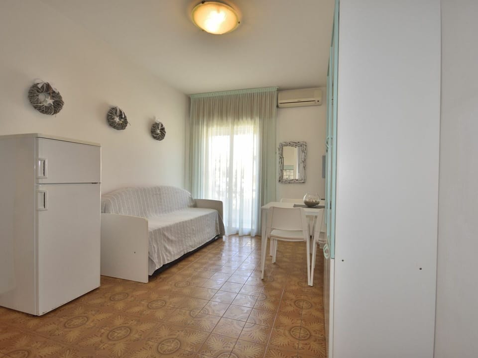 Furniture, Comfort, Building, Wood, House, Bed, Interior Design, Lamp, Flooring, Floor