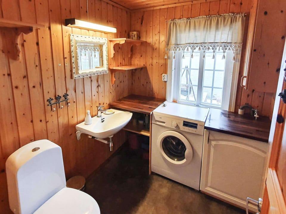 6 Person Holiday Home in Sundlandet House in Trondelag