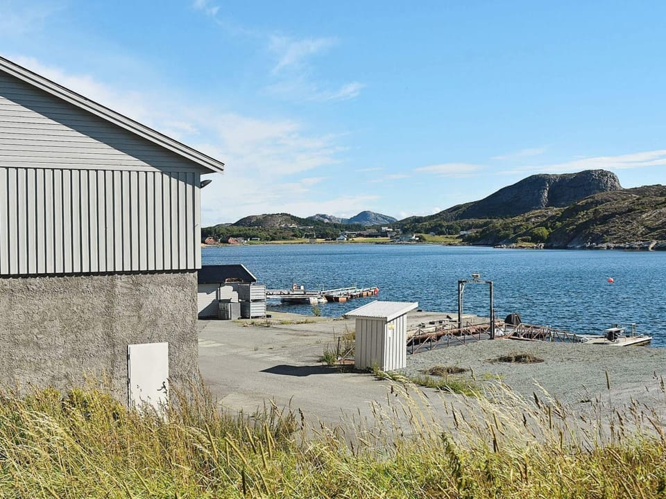 House | Lake view