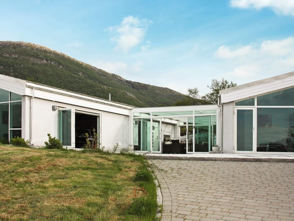 House | Lake view