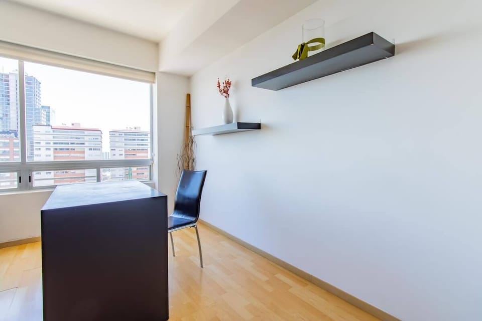 Comfortable compact office