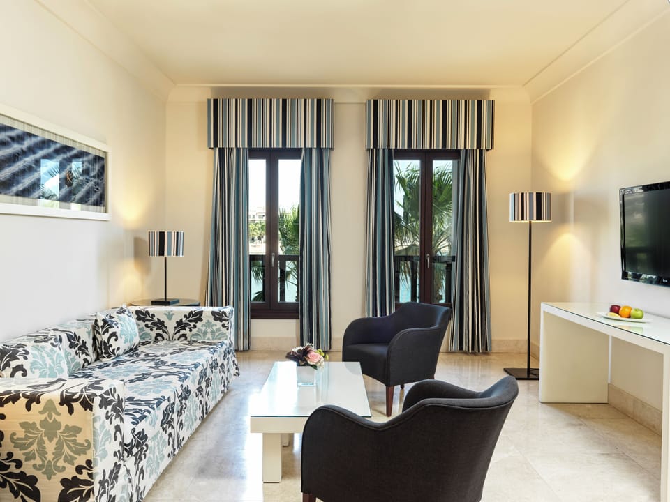 Marina Suite With Aqua Park Entrance | Premium bedding, minibar, in-room safe, desk
