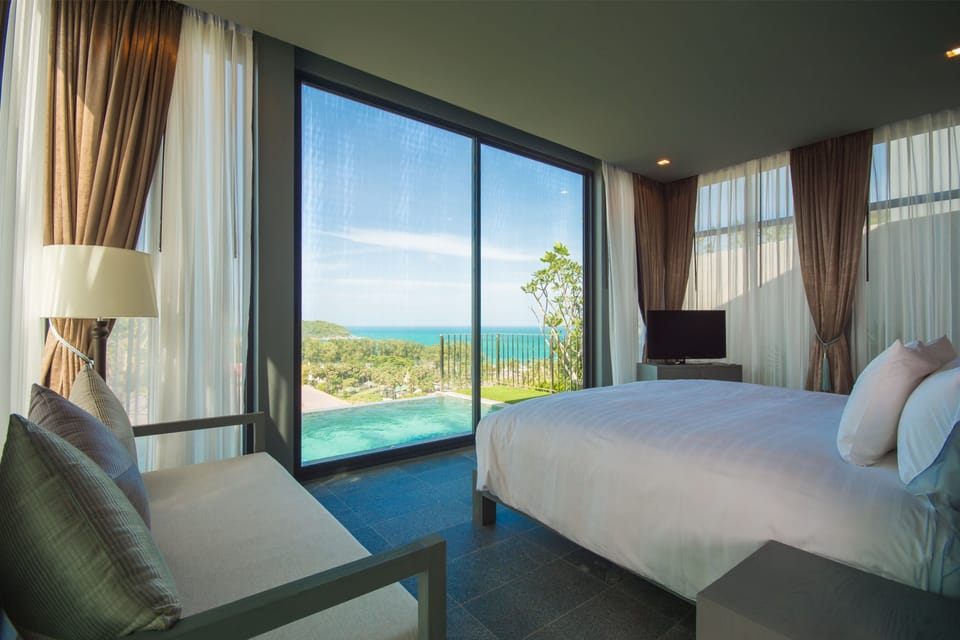 Ocean View Pool Villa | Premium bedding, down comforters, Select Comfort beds, minibar