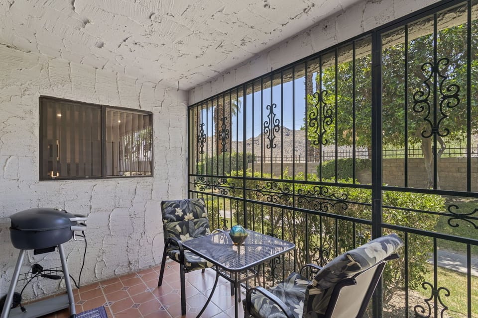 patio area/BBQ grill