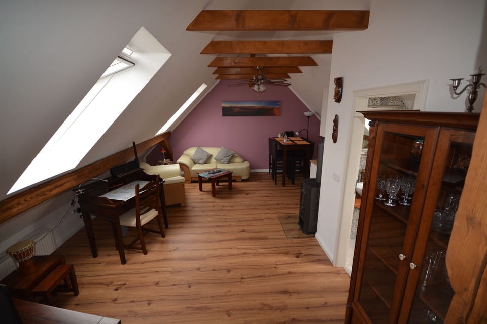 Studio, Kitchenette | Living area