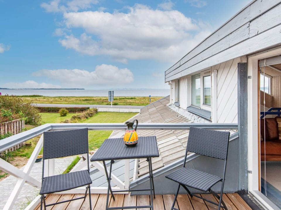 House | Water view