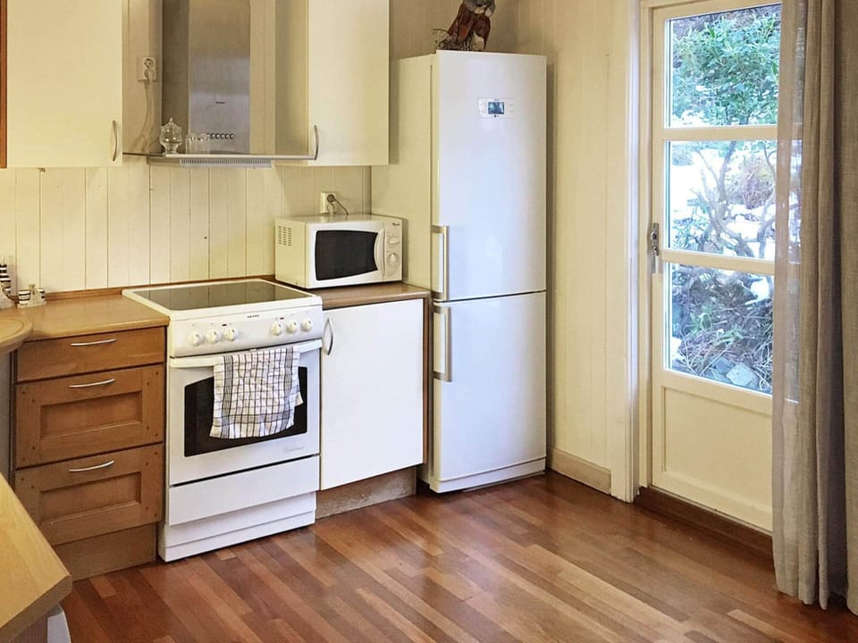 House | Private kitchen | Cookware/dishes/utensils