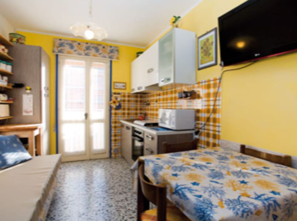 Apartment, 2 Bedrooms (7) | Living area