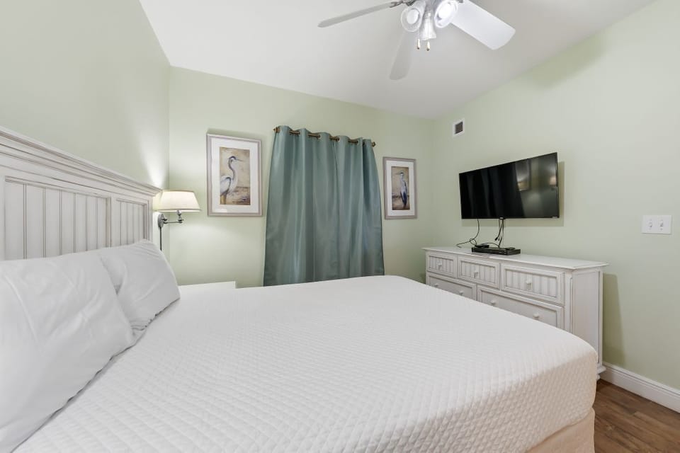 Crystal Tower 1604 Bedroom 2 with Queen Bed