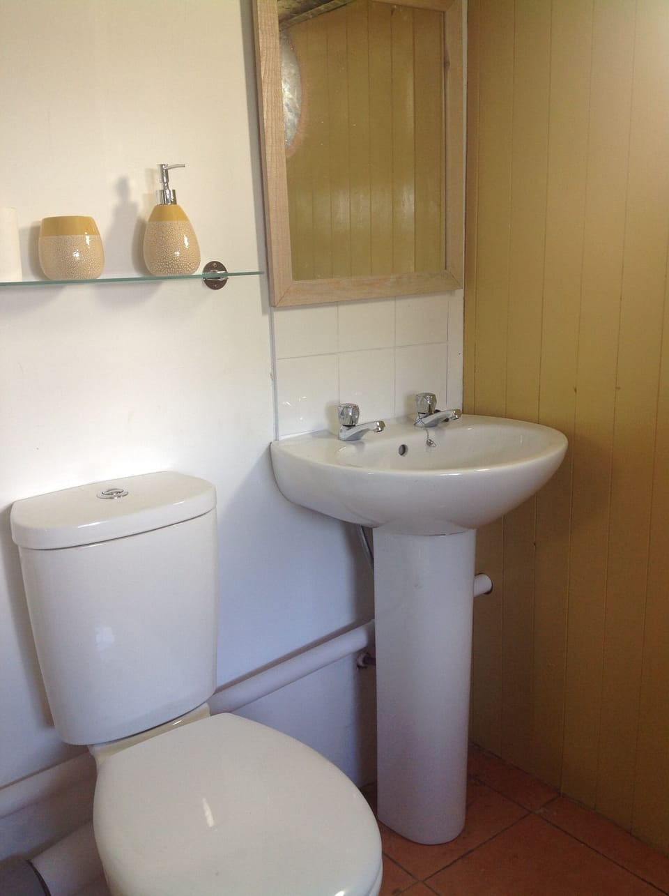 Cottage Sleeps 2- Parking, Wood Fire, Garden, Pets Cottage in England