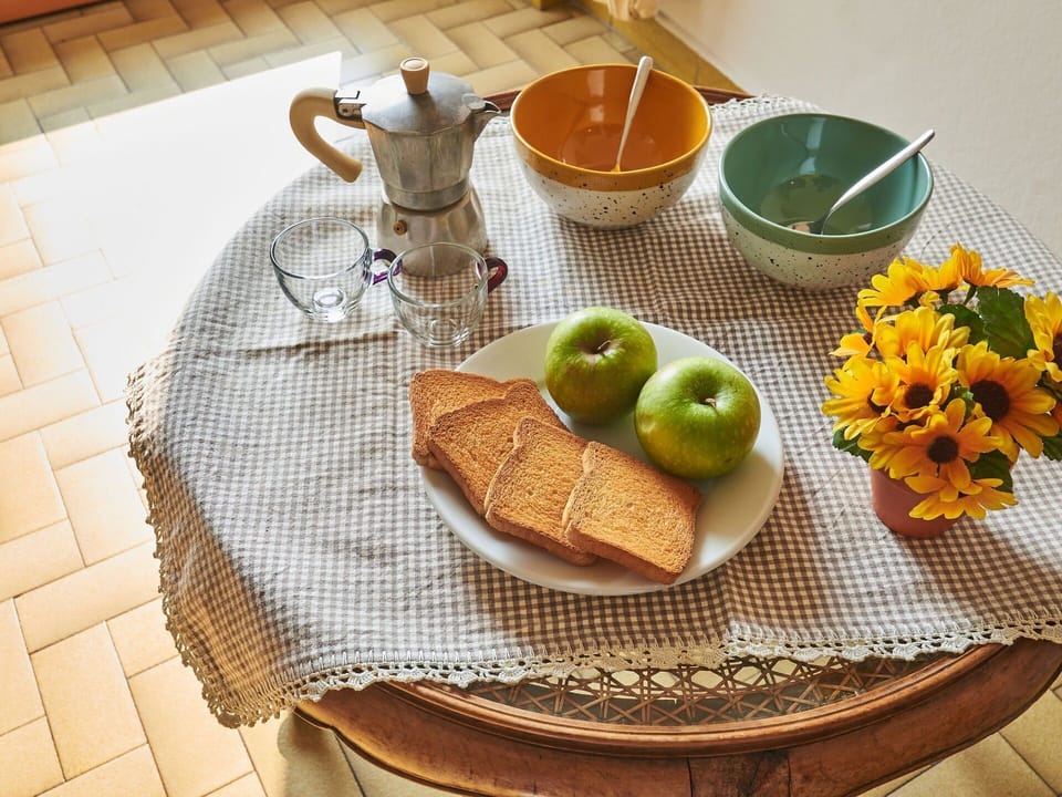 Food, Tableware, Table, Dishware, Plate, Ingredient, Drinkware, Serveware, Tablecloth