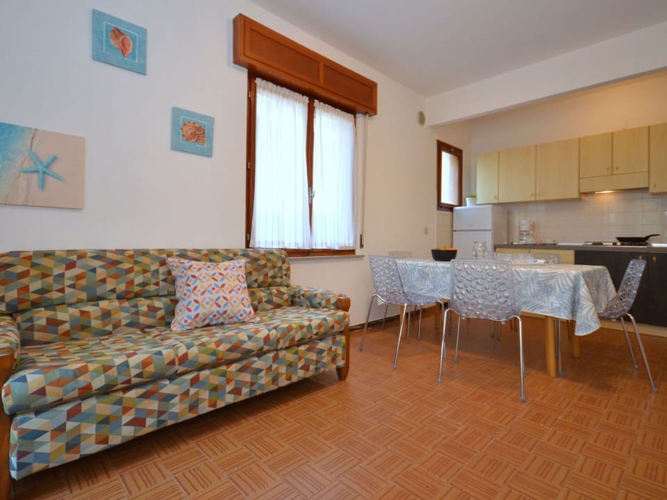 Furniture, Window, Table, Wood, Building, Comfort, Interior Design, Flooring, Living Room, Floor