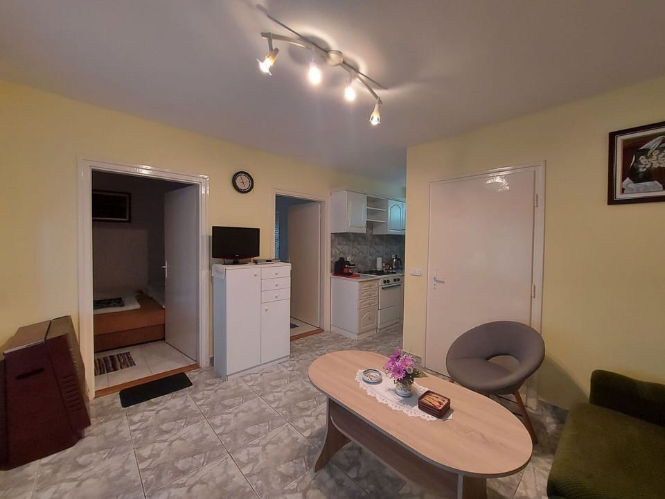 Table, Picture Frame, Furniture, Cabinetry, Building, Wood, Lighting, Chair, Comfort, Interior Design