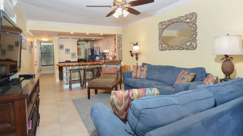 Open Floor Plan, Living Room, Breakfast Bar, Kitchen - Main Floor