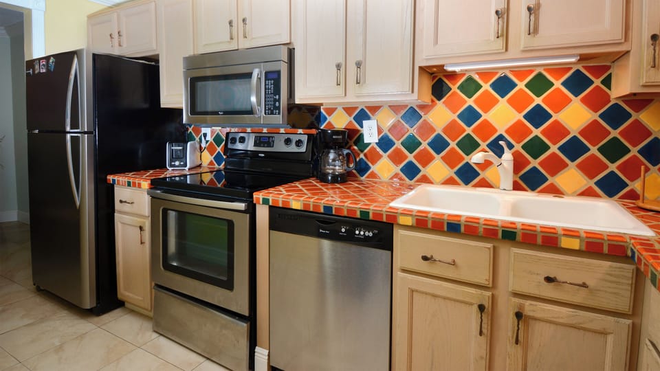 Kitchen - Main Floor