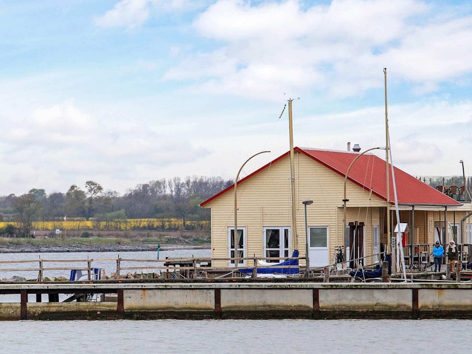 House | Water view