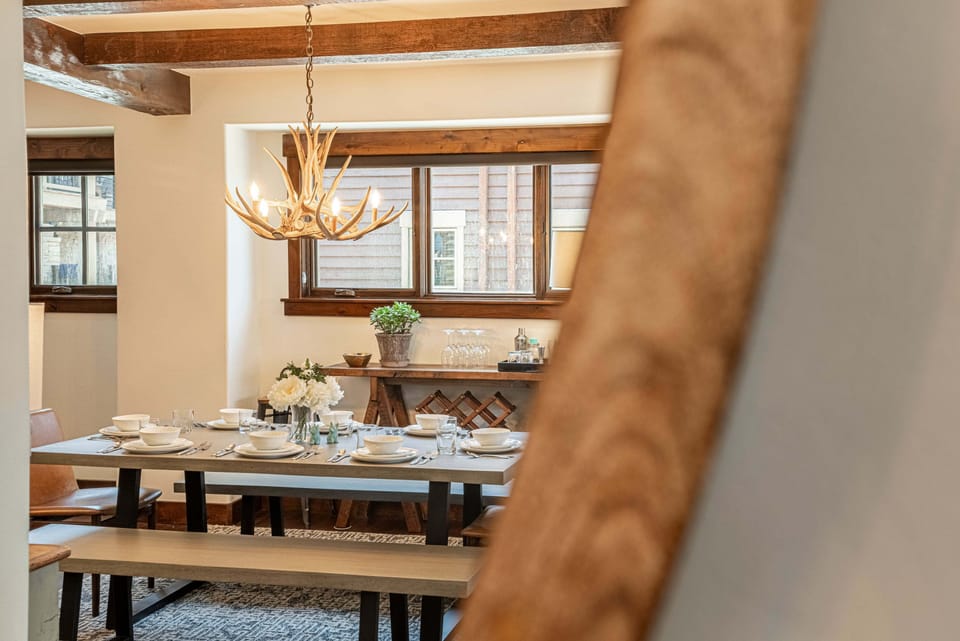 Mountain modern decor