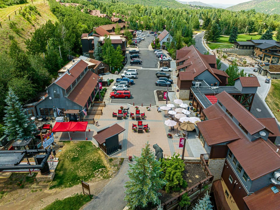 On-site Silver Star Cafe - Breakfast, Lunch or Dinner