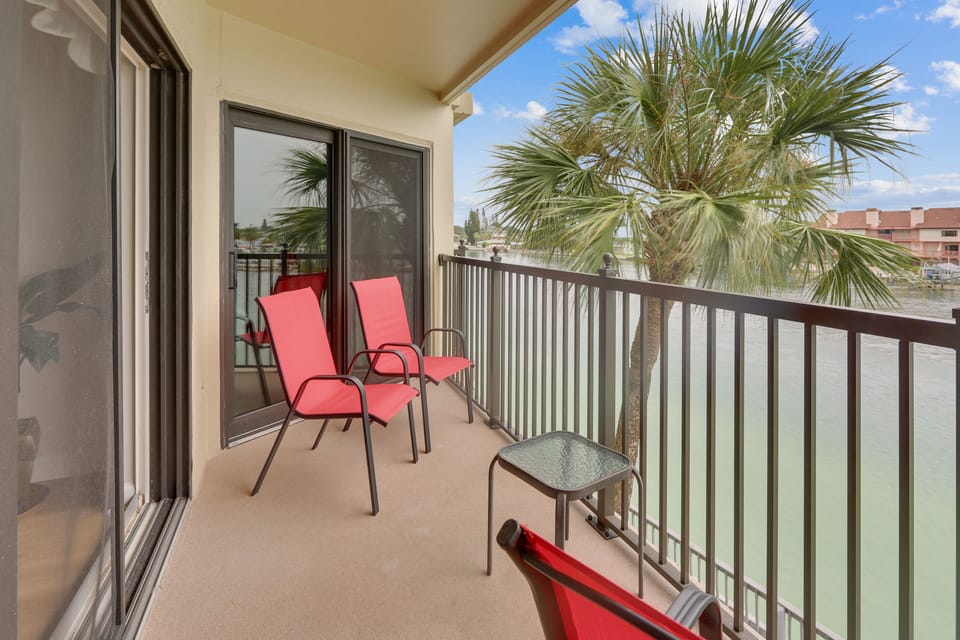 Land's End 3-305 Bay Front - Premier balcony