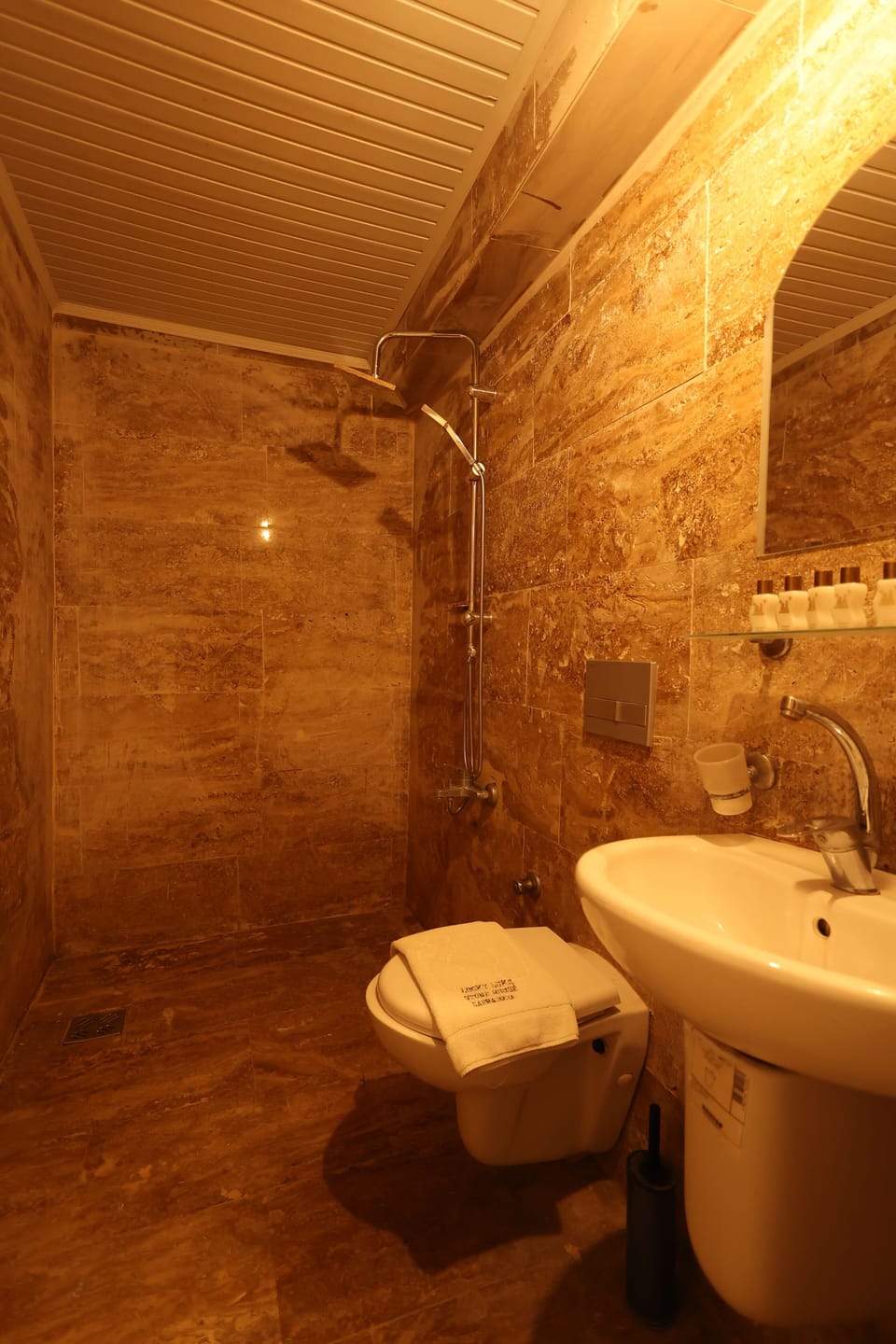Family Room | Bathroom | Shower, hair dryer, bathrobes, slippers