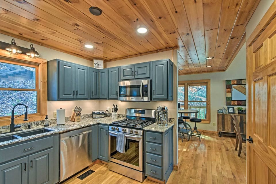 Spice rack and all the conveniences provided...