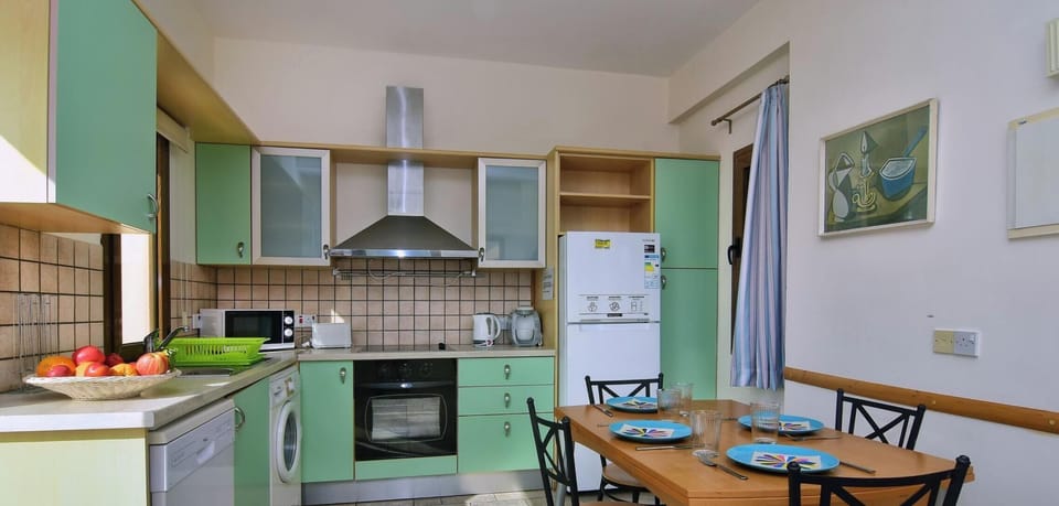 Villa, 2 Bedrooms, Smoking, Private Pool | Private kitchen