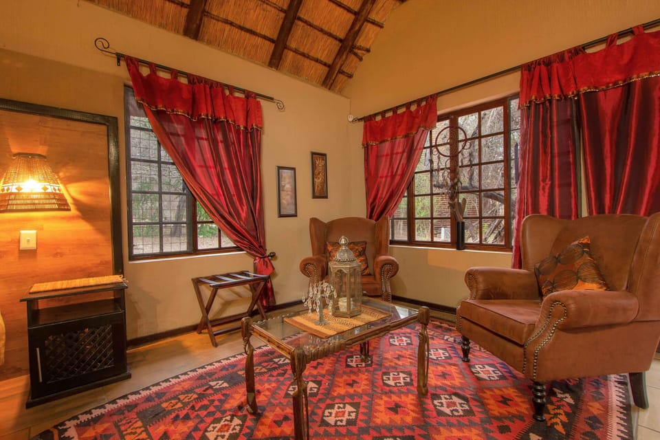 House, 6 Bedrooms, Smoking, Private Pool | Interior