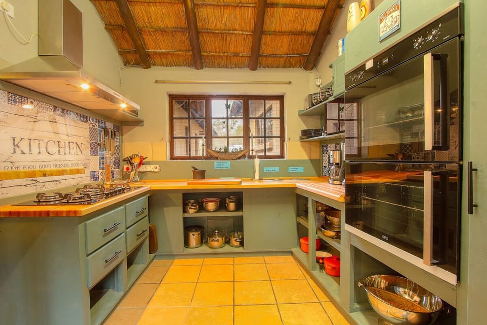 House, 6 Bedrooms, Smoking, Private Pool | Private kitchen | Microwave, dishwasher, electric kettle, cookware/dishes/utensils